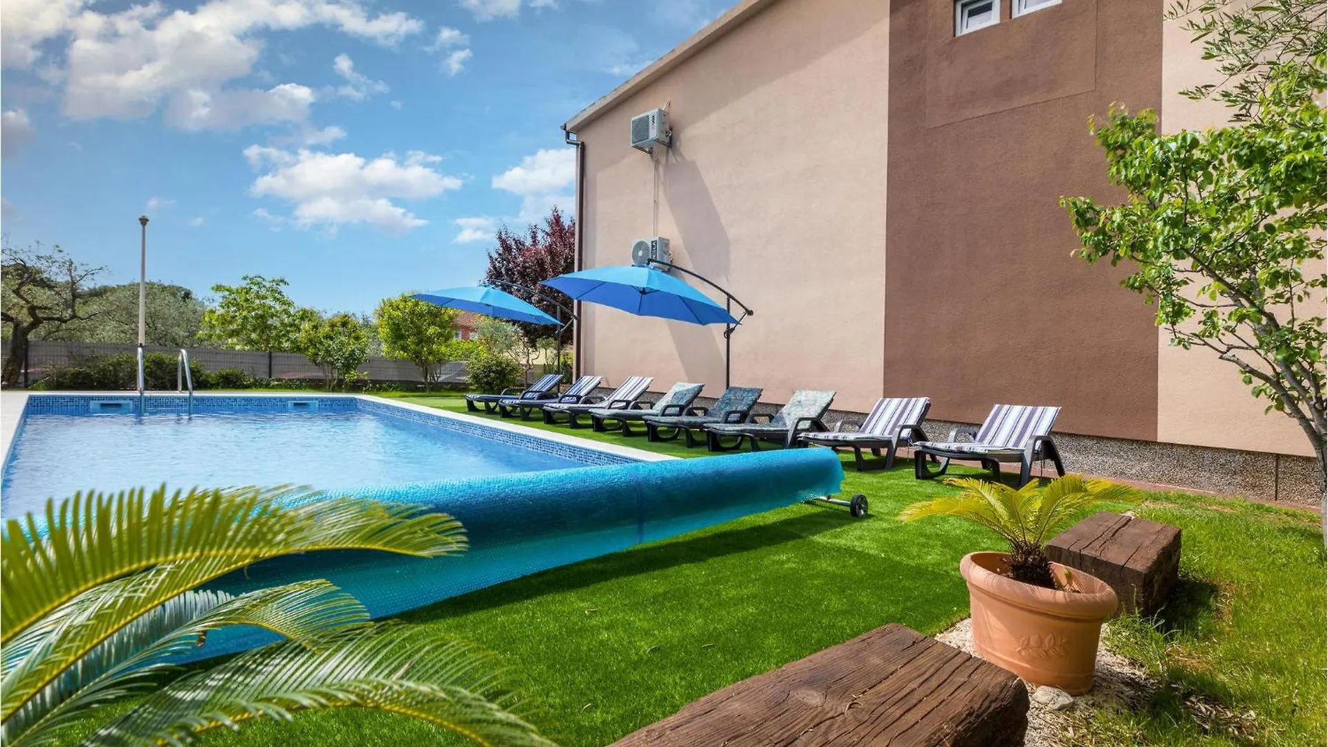 Awesome Home In Fazana With Kitchen Holiday home
