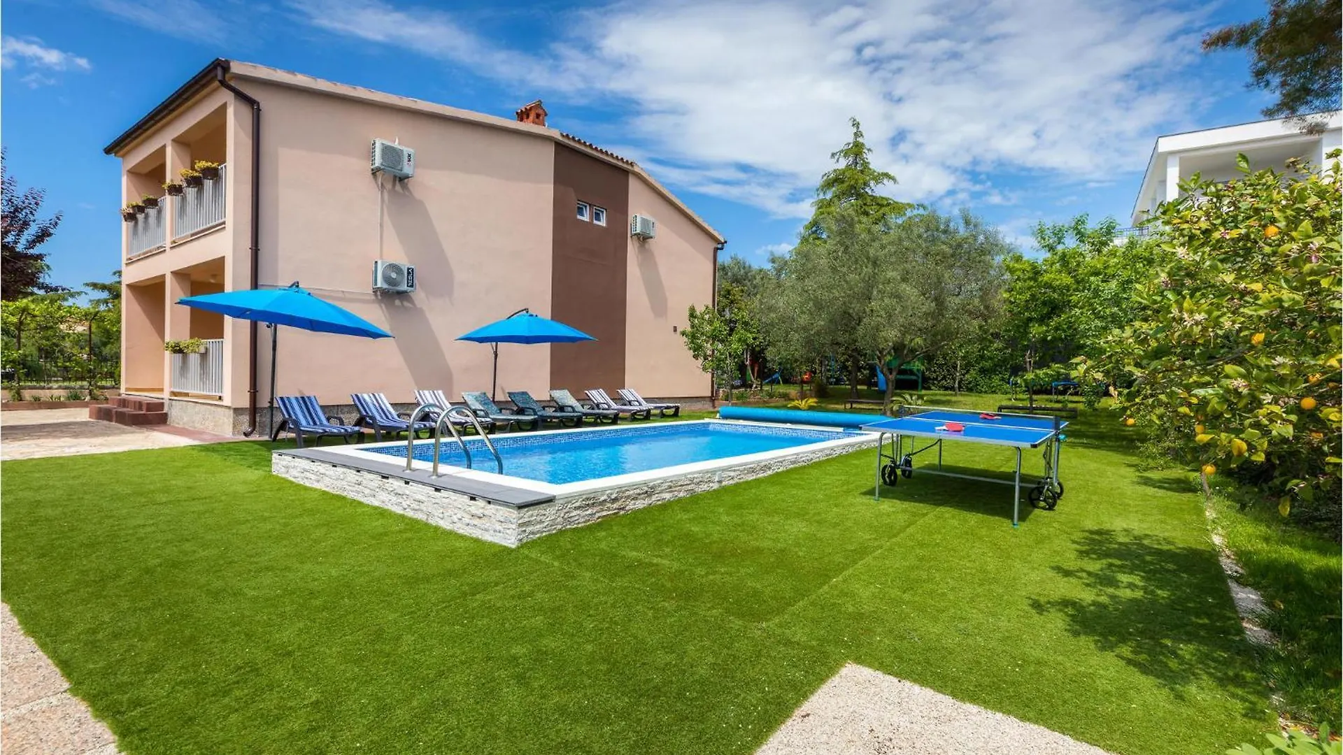 Awesome Home In Fazana With Kitchen
