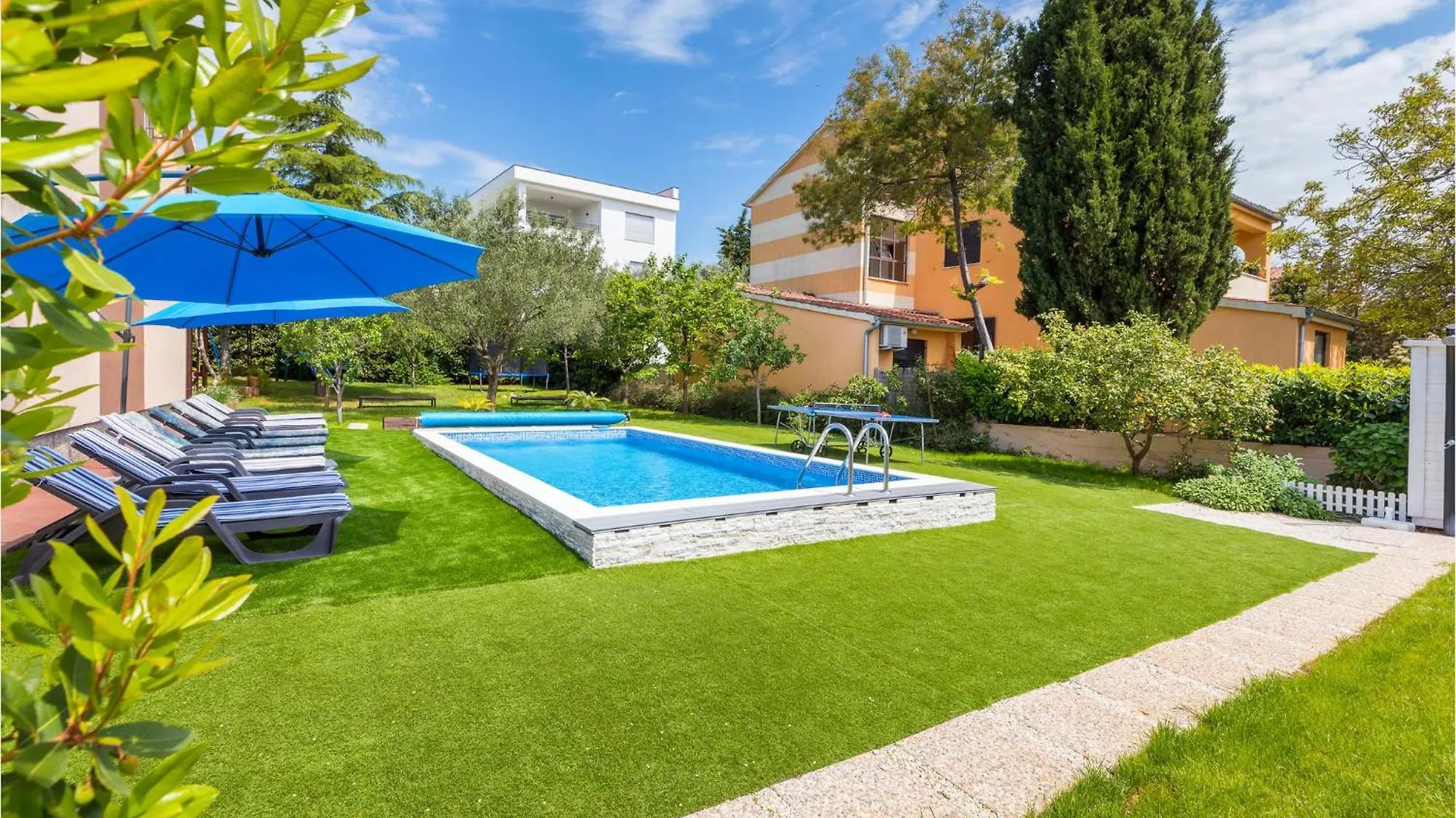 Awesome Home In Fazana With Kitchen Holiday home
