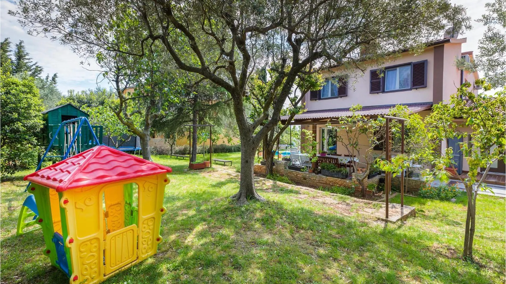 Awesome Home In Fazana With Kitchen